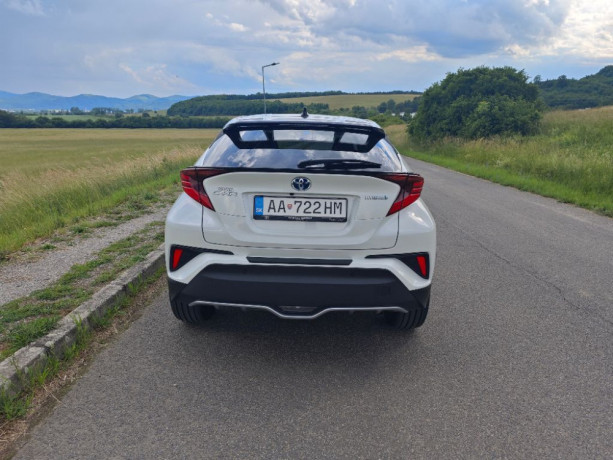 toyota-c-hr-18-hybrid-executive-e-cvt-72kw98hp-a1-big-3