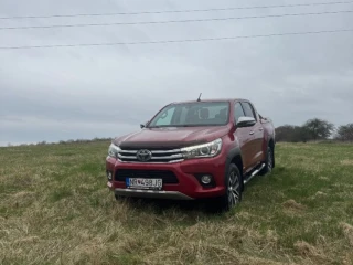 toyota-hilux-invincible-24