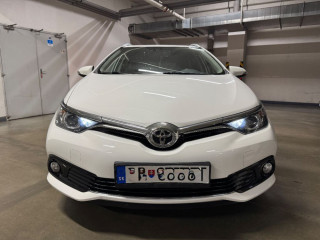 toyota-auris-16-l-valvematic-executive-97kw132hp-m6