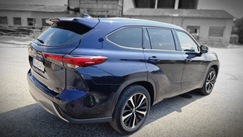 toyota-highlander-25-hybrid-dynamic-force-comfort-awd-e-cvt-139kw190hp-a1-big-0