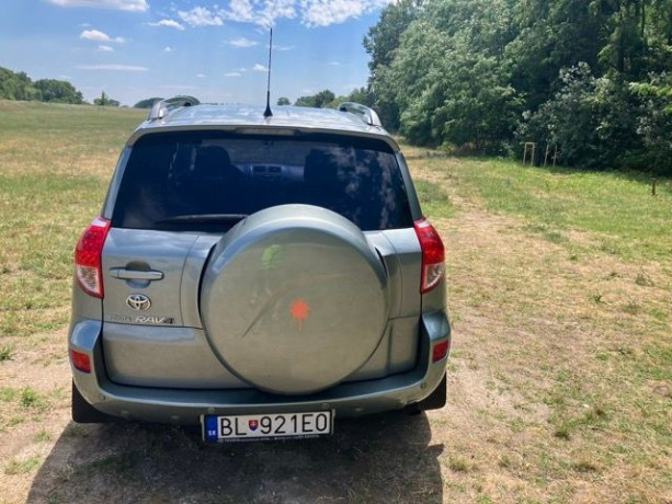 toyota-rav4-22-d-4d-135-lux-100kw136hp-m6-big-2