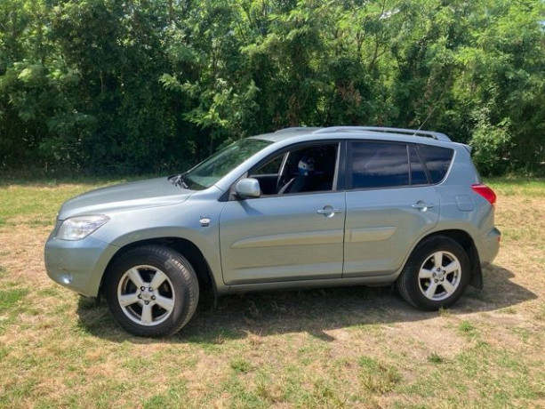 toyota-rav4-22-d-4d-135-lux-100kw136hp-m6-big-0