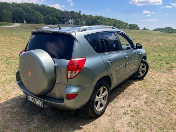 toyota-rav4-22-d-4d-135-lux-100kw136hp-m6-big-3