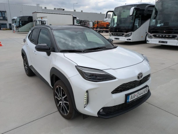 toyota-yaris-cross-mc24-15-hev-130-cvt-2x4-gr-sport-big-1