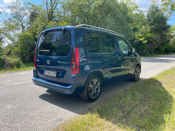 toyota-proace-city-verso-15-d-4d-130-short-family-96kw130hp-m6-big-2