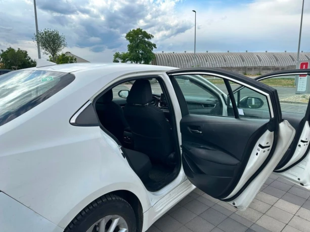 toyota-corolla-sedan-corolla-18-hybrid-e-cvt-active-72kw97hp-a1-big-3