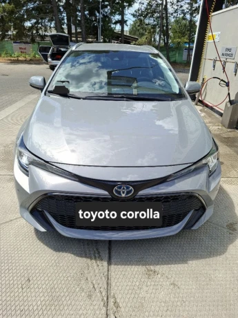 toyota-corolla-combi-18benzin-hybrid-big-2