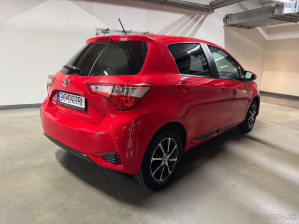 toyota-yaris-15-vvt-ie-style-82kw111hp-m6-big-2