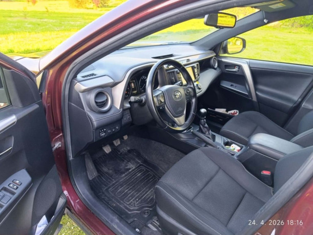 toyota-rav4-20-l-d-4d-selection-fwd-105kw143hp-m6-big-3