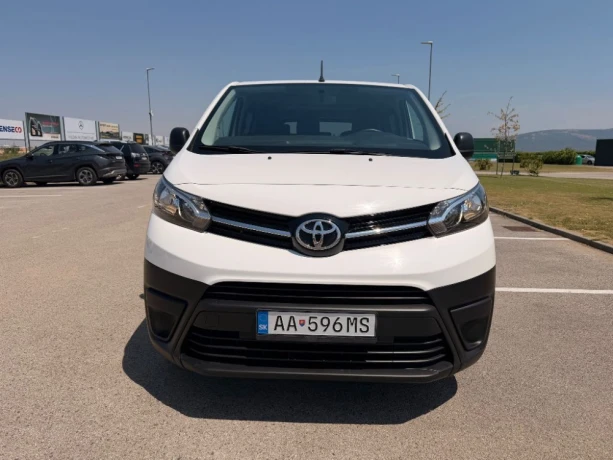toyota-proace-kombi-16-d-4d-115-ss-scr-85-kw-9-miestna-big-0