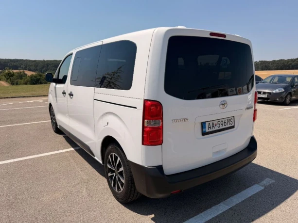 toyota-proace-kombi-16-d-4d-115-ss-scr-85-kw-9-miestna-big-3