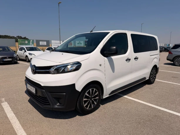 toyota-proace-kombi-16-d-4d-115-ss-scr-85-kw-9-miestna-big-1