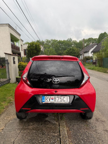 toyota-aygo-10-vvt-i-x-play-x-shift-53kw72hp-a5-big-2