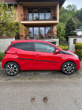 toyota-aygo-10-vvt-i-x-play-x-shift-53kw72hp-a5-big-0