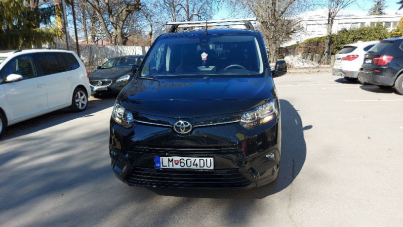 toyota-proace-city-verso-15-d-4d-130-short-shuttle-96kw130hp-m6-big-0