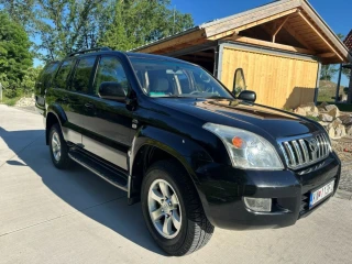 toyota-land-cruiser-cierny