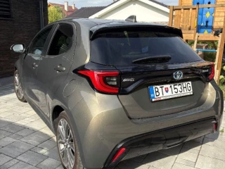 toyota-yaris-15-hybrid-e-cvt-executive-68kw92hp-a1