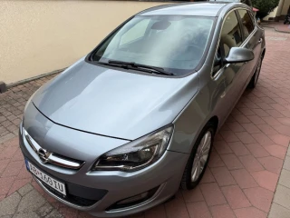 opel-astra-14-turbo-enjoy-103kw140hp-m6