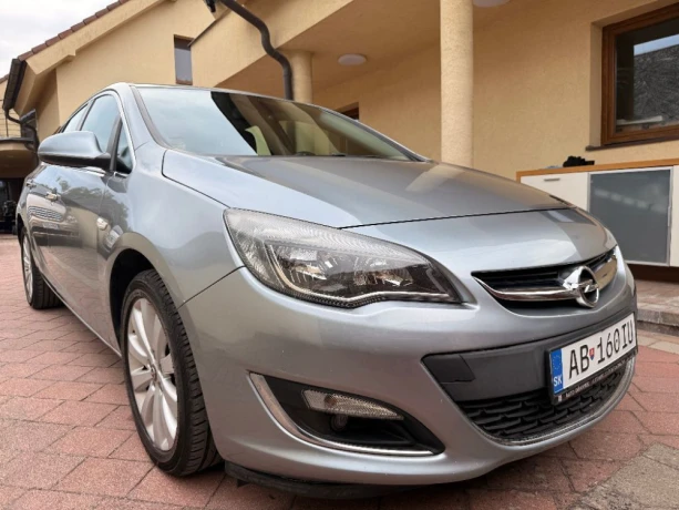 opel-astra-14-turbo-enjoy-103kw140hp-m6-big-3