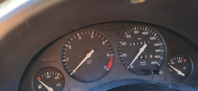 opel-corsa-14-16v-1998-3-dverovy-hatchback-big-2