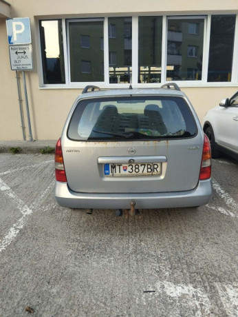opel-astra-sport-tourer-16-big-3