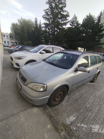 opel-astra-sport-tourer-16-big-0
