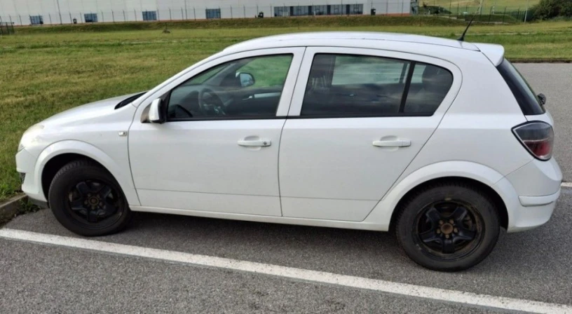 opel-astra-16-16v-essentia-85kw115hp-m5-big-0