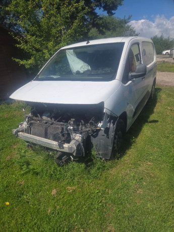 citroen-berlingo-van-big-1
