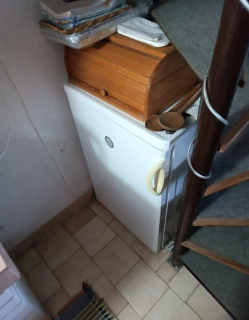 predam-ladnicku-s-mraznickou-90l-big-0