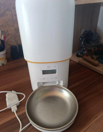 predam-automaticke-krmitko-big-0