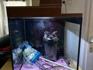 predam-akvarium-216-litrove-kocka-60x60