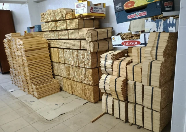 predam-4500-ks-ramcekov-na-vceli-med-big-0