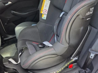 predam-autosedacku-britax-romer-dualfix-m-i-size-cool-flow