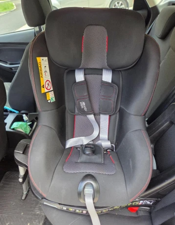 predam-autosedacku-britax-romer-dualfix-m-i-size-cool-flow-big-2