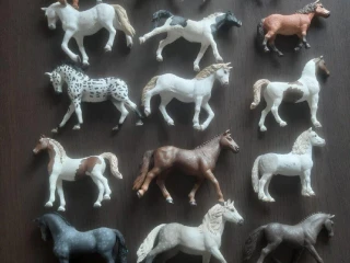 schleich-kone-a-pony-3eks