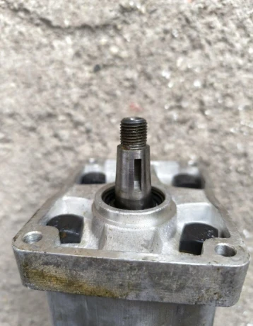 hydraulicke-cerpadlo-caproni-big-3