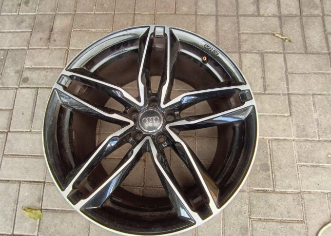 audi-disky-r20-a-letne-pneu-big-1