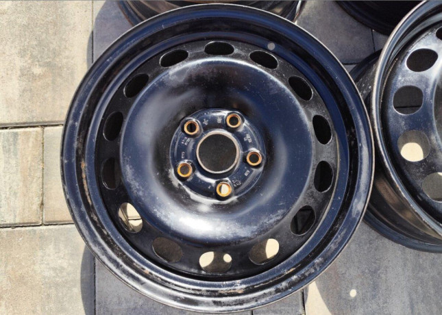 5x112-r16-plechove-disky-audi-skoda-volkswagen-65jx16et50-big-2