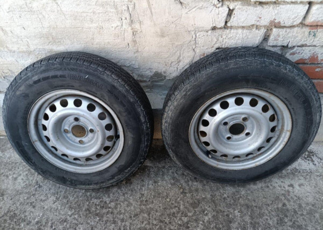 kolesa-r13-4x100-na-vlecku-big-0