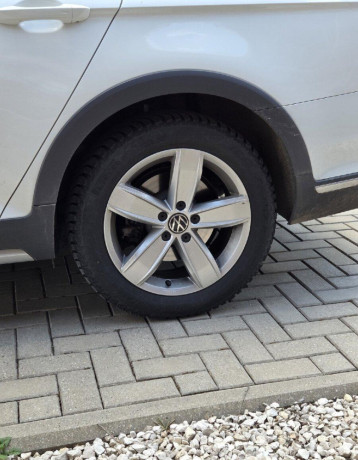 original-vw-elektrony-5x112-r17-plus-zimne-pneu-big-2
