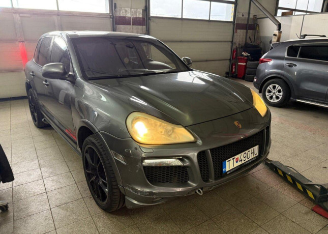 rozpredam-porsche-cayenne-turbo-big-2