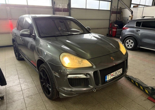 rozpredam-porsche-cayenne-turbo-big-2
