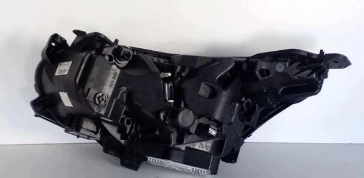 ford-galaxy-smax-svetlo-prave-2020-big-1