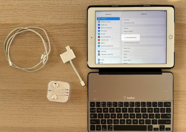 ipad-5generacie-klavesnica-obal-sluchadla-kabel-big-3