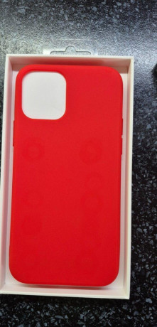 iphone-12-puzdro-big-2