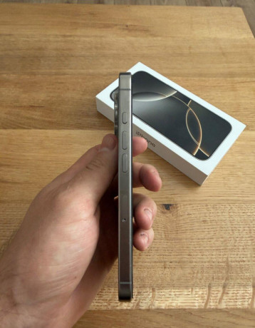 iphone-16-pro-128gb-silver-zaruka-big-3
