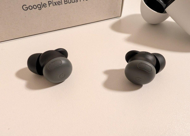 google-pixel-buds-pro-2-v-zaruke-big-2