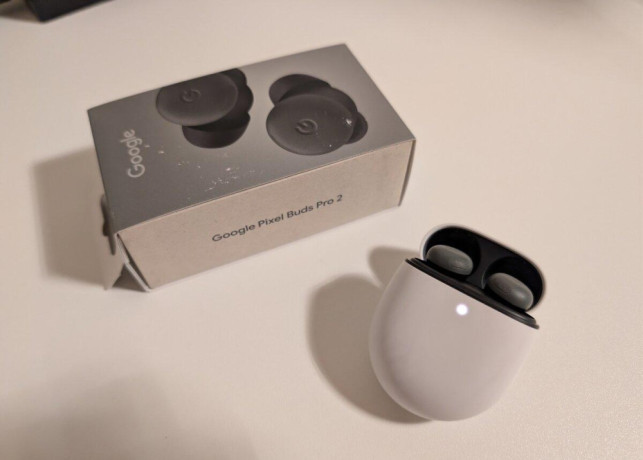 google-pixel-buds-pro-2-v-zaruke-big-1