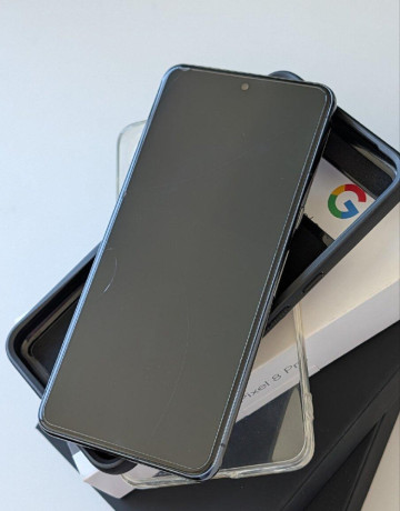 google-pixel-8-pro-256gb-dbrand-grip-2x-prism-sklo-big-1