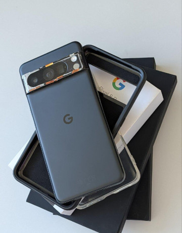 google-pixel-8-pro-256gb-dbrand-grip-2x-prism-sklo-big-2